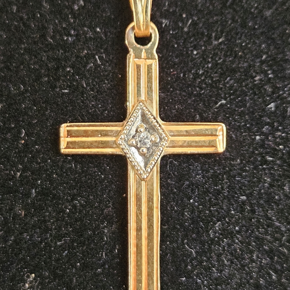14k gold cross chain not included